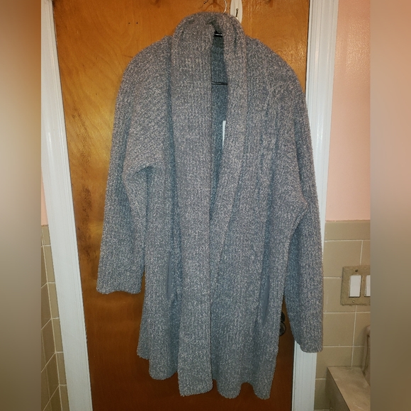 NWT Barefoot dreams Cozy Chic Cabin Cable Cardigan in Smoky green/ Fog g… - Picture 1 of 7